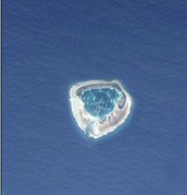Ducie, 
de meest zuidelijke atol van de Aarde, 
Pitcairn eilanden, Stille Oceaan. 
NASA-astronautenbeeld
Telim tor 2008 commons.wikimedia