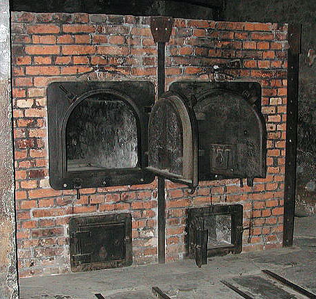 Verbrennungsöfen im Stammlager Auschwitz
Jürgi-Würgi 2006 commons.wikimedia