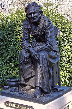 Cristoforo Marzaroli 1836 - 1871
‘La Strega’, De heks, brons.
Salsomaggiore Terme, Italië
Cloppj 2007 commons.wikimedia