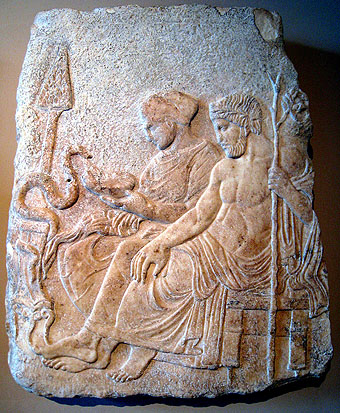 Asclepius< en zijn dochter Hygieia
Marmeren reliëf, Therme, Griekenland
einde van de 5e eeuw voor Christus
Istanbul Archeologisch Museum.
Prioryman 2010 wikipedia.org Asclepius< en zijn dochter Hygieia
Marmeren reliëf, Therme, Griekenland
einde van de 5e eeuw voor Christus
Istanbul Archeologisch Museum.
Prioryman 2010 wikipedia.org